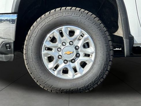 Used 2024 Chevrolet Silverado 3500 LTZ w/ LTZ Convenience Package image 25