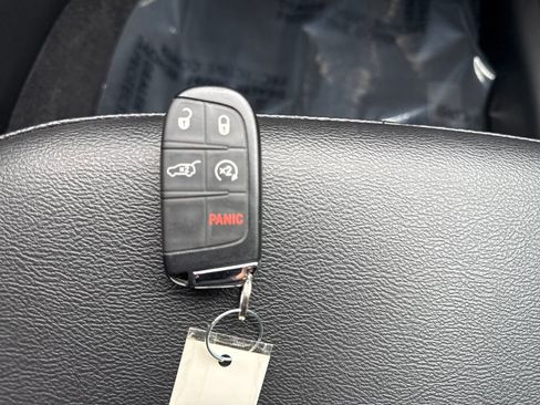 Used 2024 Jeep Compass Latitude w/ Sun and Sound Group image 27