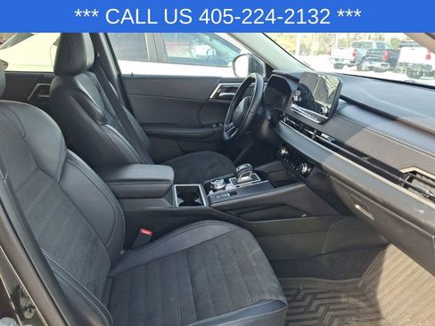 Used 2024 Mitsubishi Outlander SE Black Edition image 17