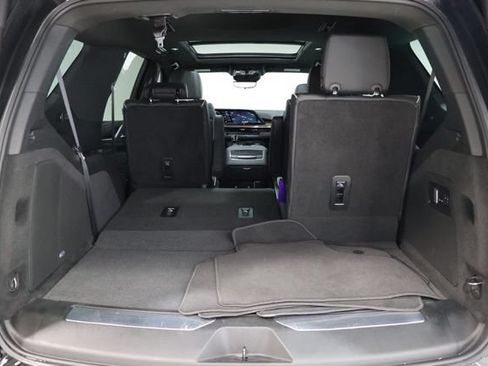 Used 2023 Cadillac Escalade Premium Luxury AWD/4WD image 37