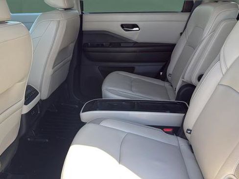 Used 2023 Nissan Pathfinder SL w/ SL Premium Package AWD/4WD image 18