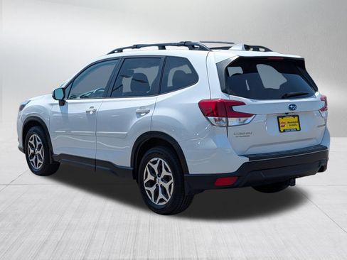 Used 2022 Subaru Forester Premium AWD/4WD image 5