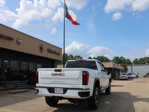 Used 2025 GMC Sierra 2500 Denali w/ Denali Reserve Package AWD/4WD image 7