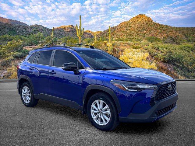 Used 2025 Toyota Corolla Cross LE w/ Moonroof Package AWD/4WD image 9