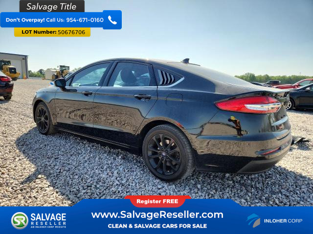 Used 2020 Ford Fusion SE FWD image 3