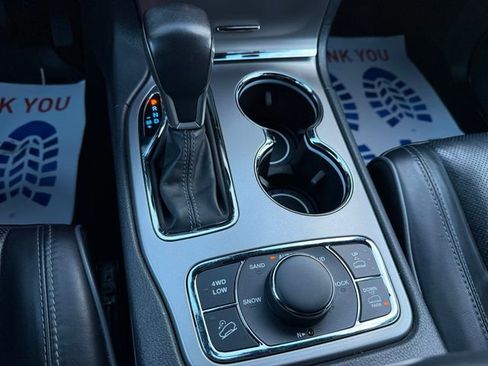 Used 2020 Jeep Grand Cherokee Overland image 19