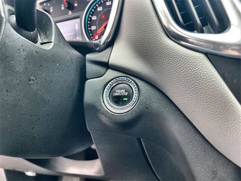 Used 2022 Chevrolet Equinox LS w/ LS Convenience Package image 16