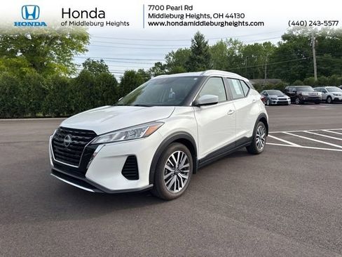 Used 2023 Nissan Kicks SV FWD image 1