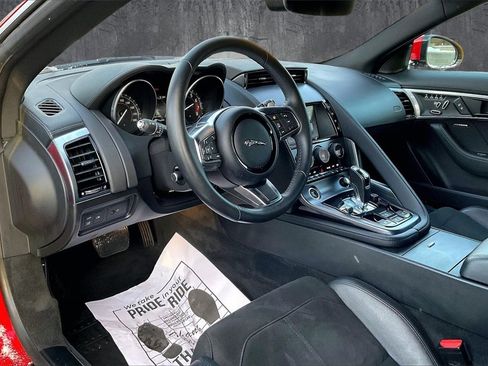 Used 2018 Jaguar F-TYPE Convertible image 15