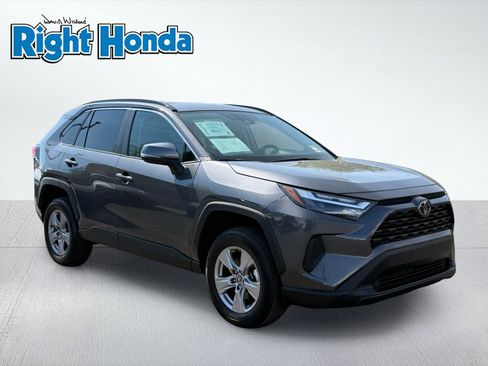Used 2025 Toyota RAV4 XLE FWD image 10