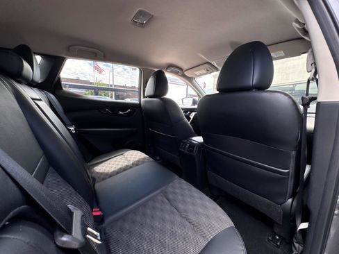 Used 2022 Nissan Rogue Sport SV w/ Technology Package image 26