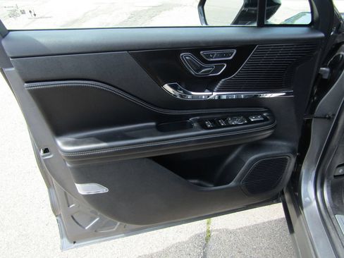Used 2022 Lincoln Corsair AWD w/ Equipment Group 101A image 29