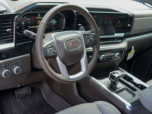 New 2026 GMC Sierra 1500 SLT image 9