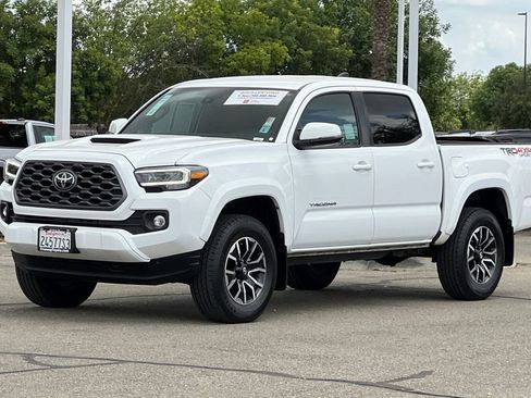 Certified 2023 Toyota Tacoma TRD Sport AWD/4WD image 10