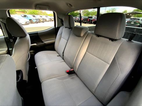 Used 2017 Toyota Tacoma SR5 w/ Tow Package image 20