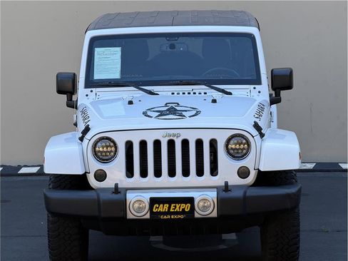 Used 2015 Jeep Wrangler Unlimited Sahara w/ Connectivity Group AWD/4WD image 42