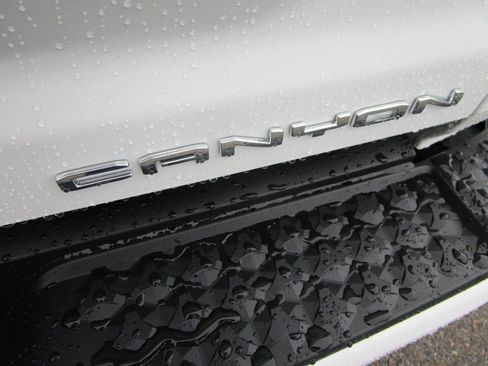 New 2026 GMC Canyon Denali AWD/4WD image 11