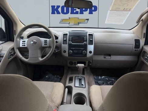 Used 2018 Nissan Frontier SV RWD image 12