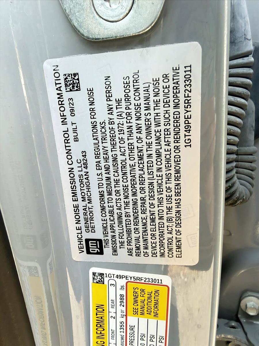 Used 2024 GMC Sierra 2500 AT4 w/ AT4 Premium Plus Package AWD/4WD image 18