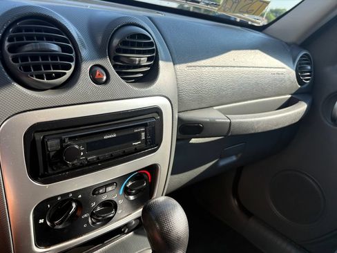 Used 2005 Jeep Liberty Limited AWD/4WD image 14