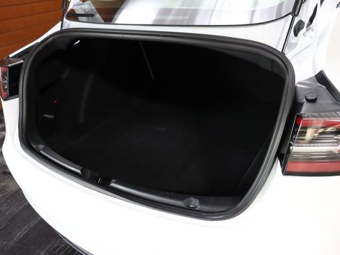 Used 2020 Tesla Model 3 Performance image 5