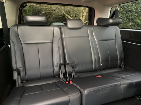 Used 2024 Ford Expedition Max XLT image 38