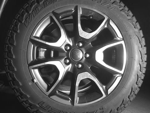 Used 2025 Jeep Compass Trailhawk AWD/4WD image 12