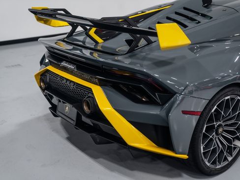 Used 2023 Lamborghini Huracan STO image 26