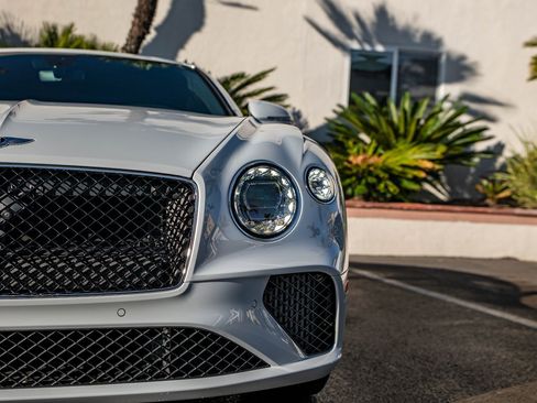 Used 2024 Bentley Continental GT image 10