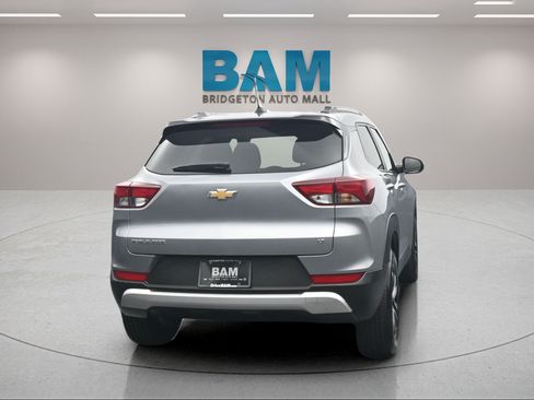 Used 2025 Chevrolet TrailBlazer LT FWD image 5