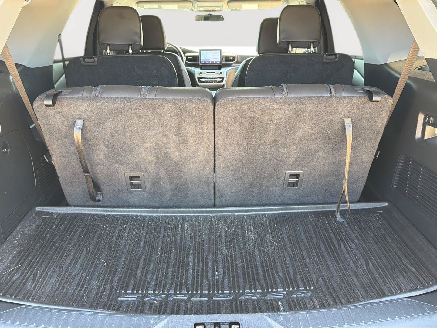 Used 2024 Ford Explorer XLT w/ Equipment Group 202A RWD image 16