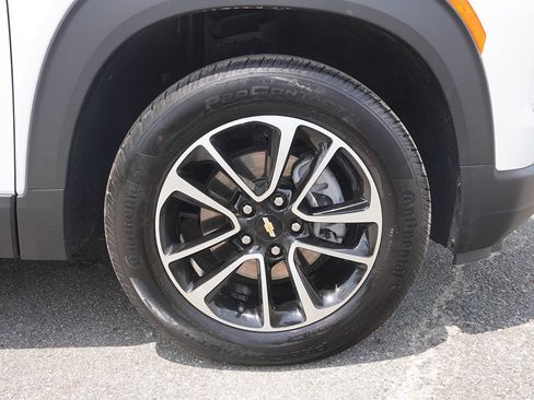 Used 2025 Chevrolet TrailBlazer LT w/ Convenience Package AWD/4WD image 20