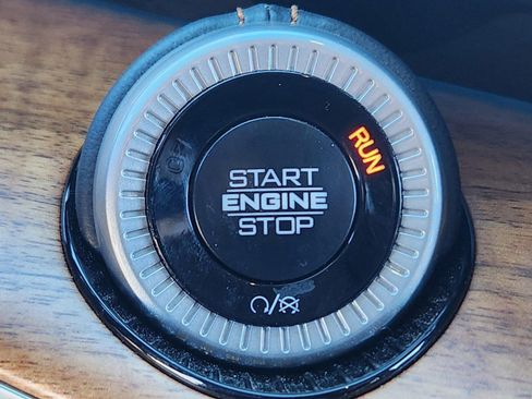 New 2024 Jeep Grand Wagoneer Series III w/ Rear Seat Video Group 1 image 28