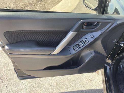 Used 2017 Subaru Forester 2.5i Premium w/ All-Weather Package image 18