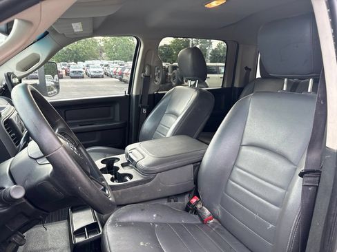 Used 2018 RAM 3500 Tradesman w/ Chrome Appearance Group RWD image 7