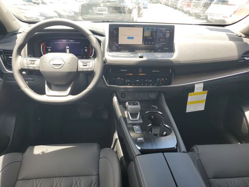 New 2025 Nissan Rogue Platinum image 12