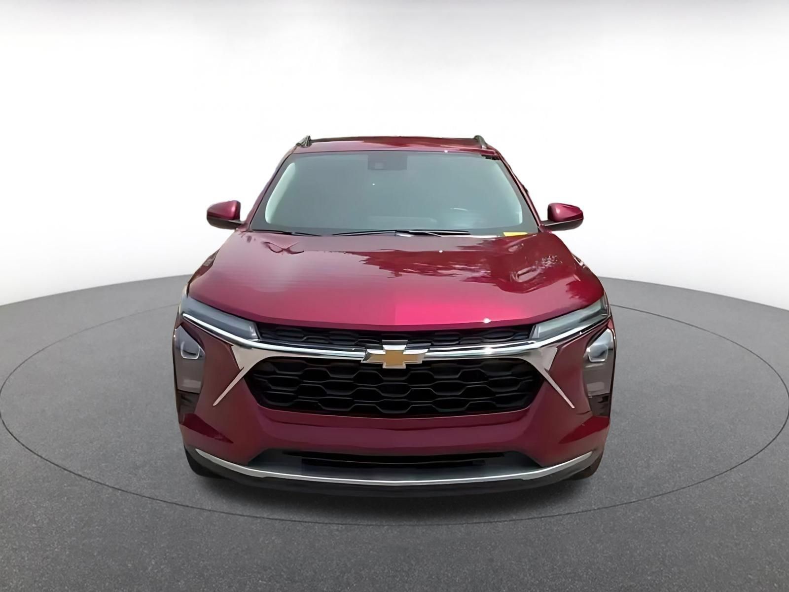 Used 2025 Chevrolet Trax LT w/ LT Convenience Package FWD image 4