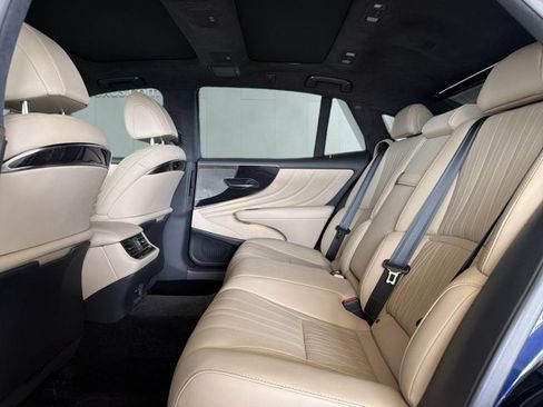 Certified 2022 Lexus LS 500 w/ Interior Upgrade Package RWD image 11