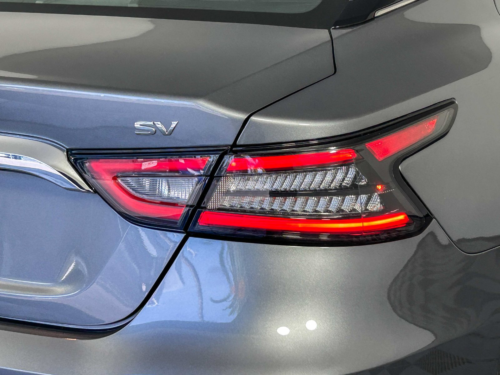 Used 2023 Nissan Maxima SV w/ Floor Mat Group FWD image 9