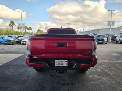 Used 2022 Toyota Tacoma TRD Sport w/ Technology Package AWD/4WD image 8
