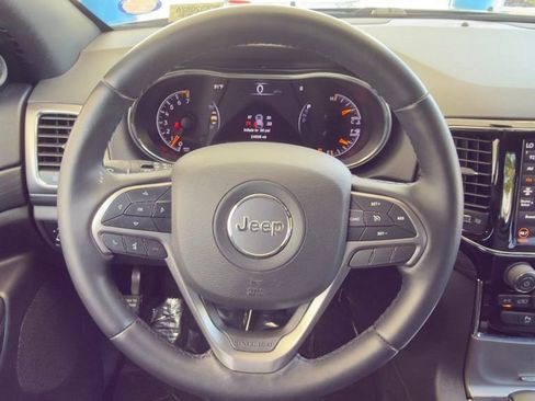 Used 2021 Jeep Grand Cherokee Laredo X AWD/4WD image 19