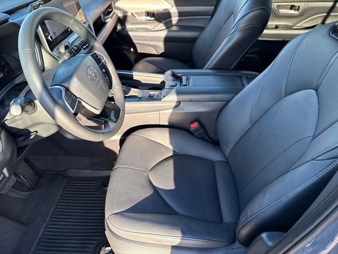 Used 2025 Toyota Grand Highlander FWD image 20
