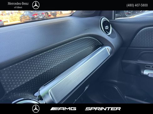 Certified 2025 Mercedes-Benz GLB 250 image 27
