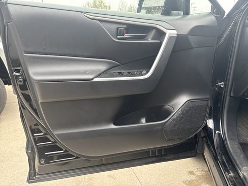 Used 2025 Toyota RAV4 LE image 13