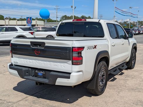 Used 2025 Nissan Frontier Pro-X w/ Tow Package RWD image 6