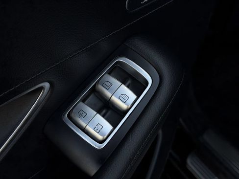 Used 2016 Mercedes-Benz S 550 Sedan image 25