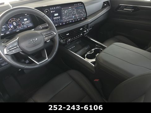 Used 2026 Chevrolet Suburban Z71 w/ Comfort Package AWD/4WD image 17