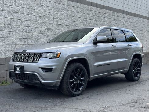 Used 2021 Jeep Grand Cherokee Laredo X AWD/4WD image 1