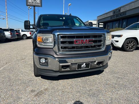 Used 2015 GMC Sierra 1500 SLT w/ Driver Alert Package image 4