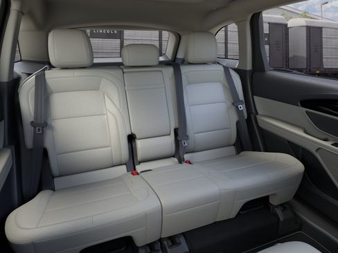 New 2026 Lincoln Nautilus Premier AWD/4WD image 35
